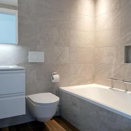 Free Parking-golf-garden Apartman Losone